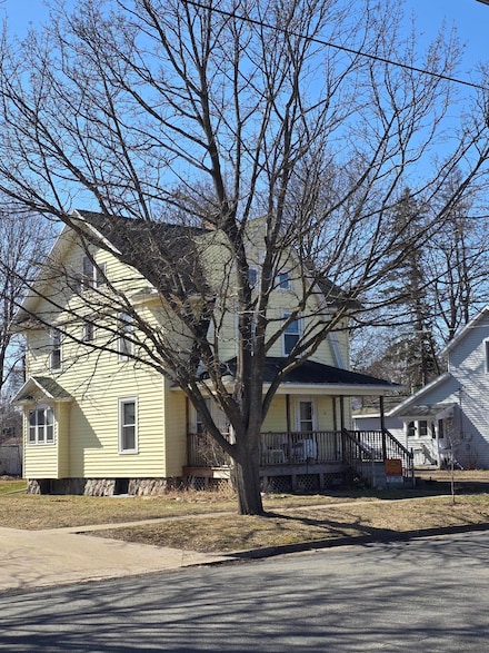 320 W Madison St, Hastings, MI 49058
