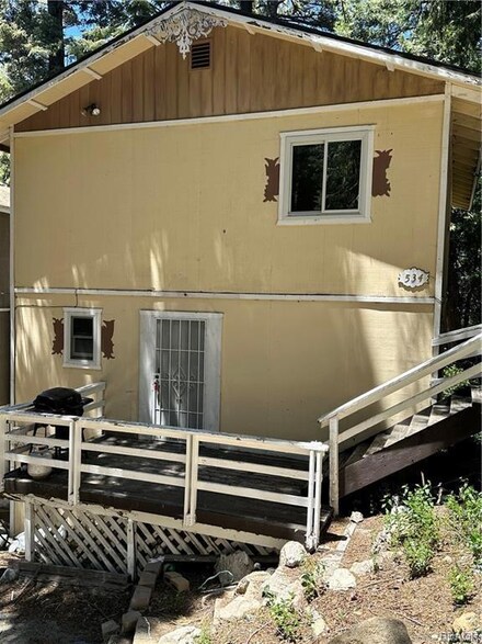 534 Rose Ln, Twin Peaks, CA 92391