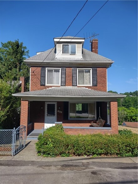 1942 Dartmore St, Pittsburgh, PA 15210