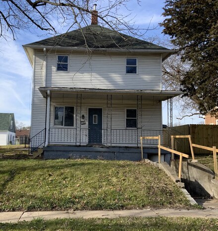 809 S B St, Oskaloosa, IA 52577