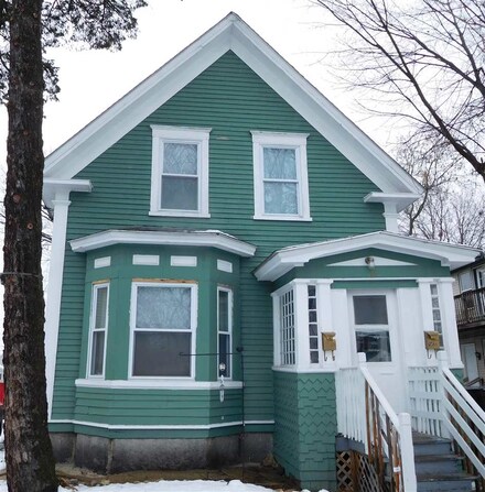 16 Foster Ave, Manchester, NH 03103