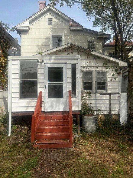 411 Pine St, Clifton Forge, VA 24422