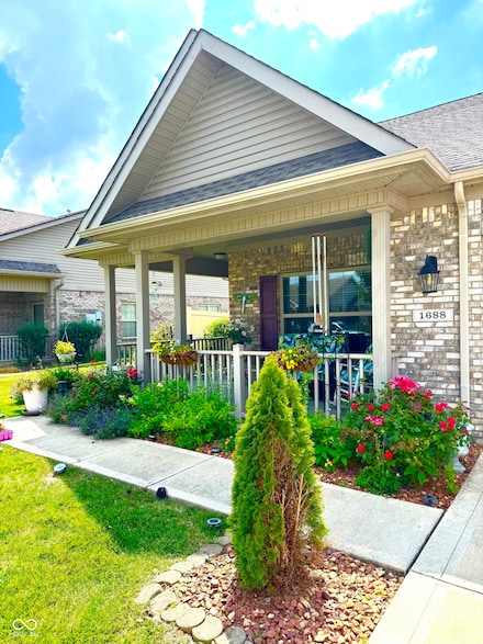 1688 Magnolia Dr, Greenwood, IN 46143