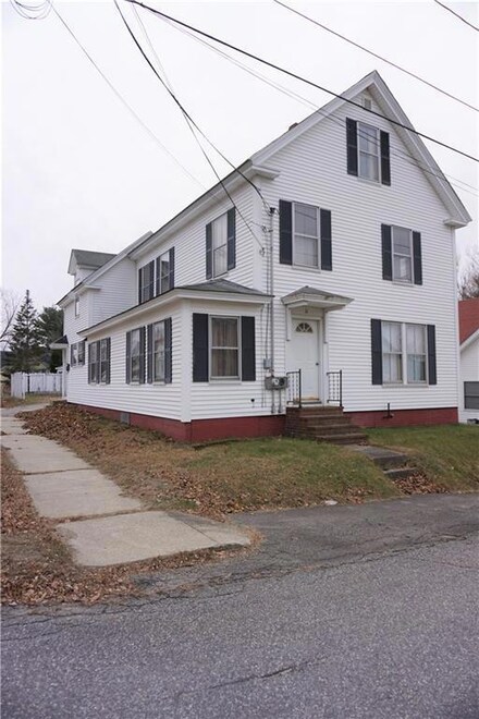 11 Goddard St, Lisbon, ME 04252