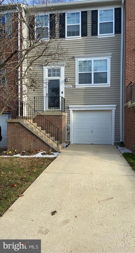 2703 Almond Ln, Springdale, MD 20774