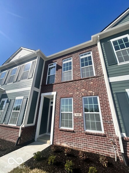 718 Kinzer Ave, Carmel, IN 46032