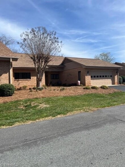 141 Oleander Dr, Advance, NC 27006