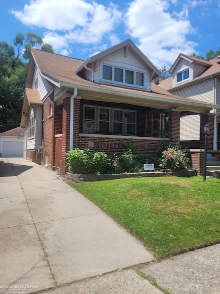 1255 Beaconsfield Ave, Grosse Pointe Park, MI 48230