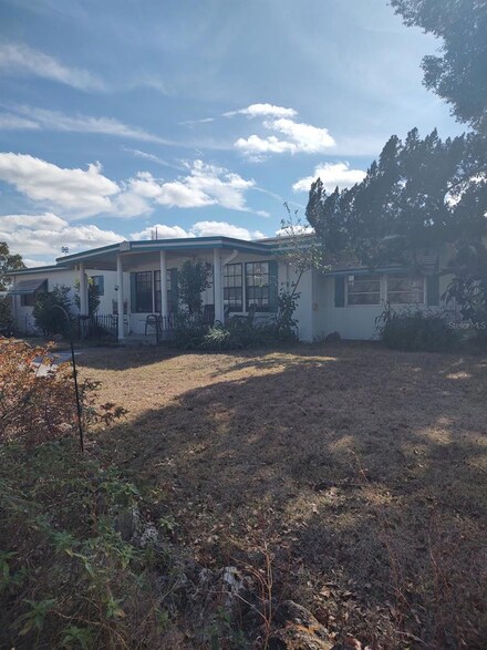 31710 Clayton St, Tavares, FL 32778