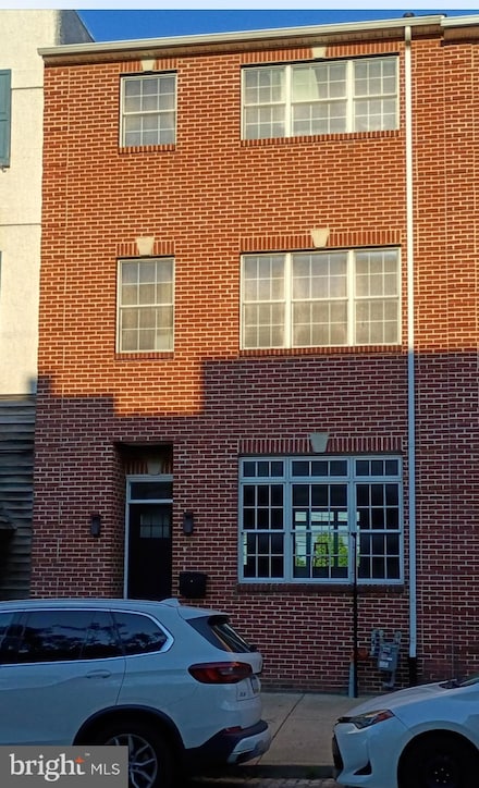 417 N Front St, Philadelphia, PA 19123