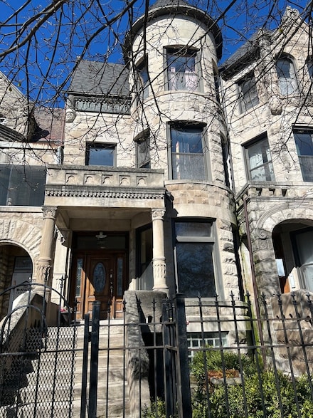 4204 S Drexel Blvd, Chicago, IL 60653