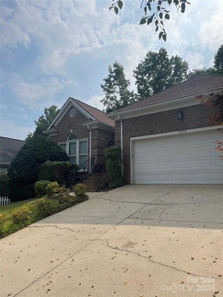 2316 Christensens Ct, Charlotte, NC 28270