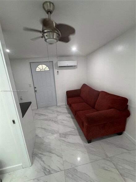 10300 NW 34th Ave, Miami, FL 33147