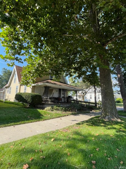 1223 W Spencer Ave, Marion, IN 46952