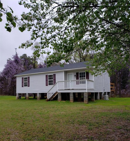 881 Wateree Estates Rd, Winnsboro, SC 29180