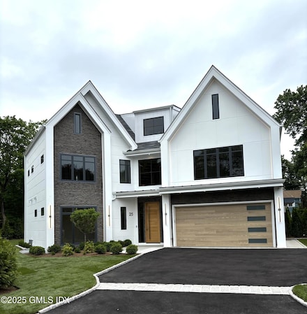 25 Dialstone Ln, Riverside, CT 06878