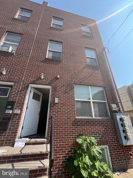 1811 W Berks St, Philadelphia, PA 19121