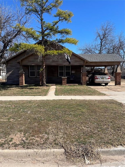 210 N Louis Tittle Ave, Mangum, OK 73554