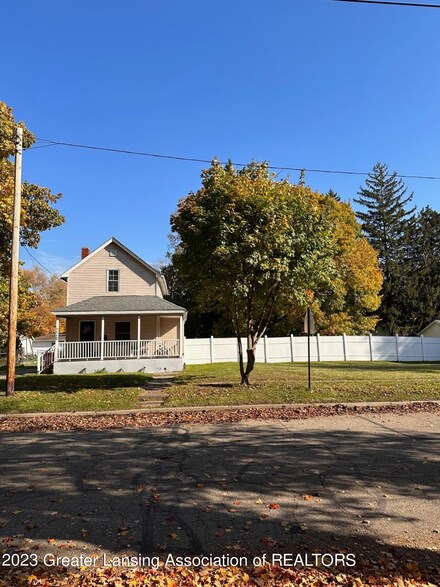 1110 Adams St, Owosso, MI 48867