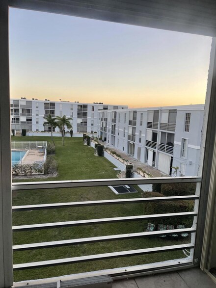 7980 N French Dr Unit 3303, Pembroke Pines, FL 33024