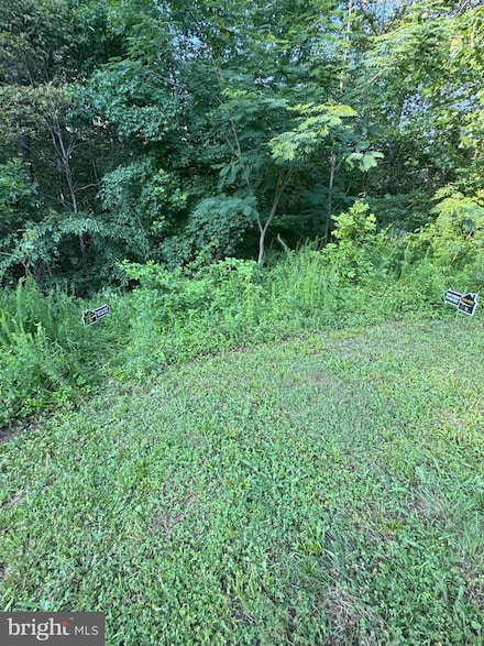 17429 Joplin Rd, Triangle, VA 22172