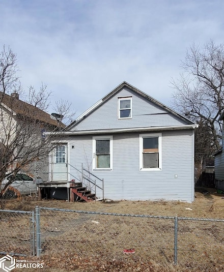 534 2nd Ave S, Clinton, IA 52732