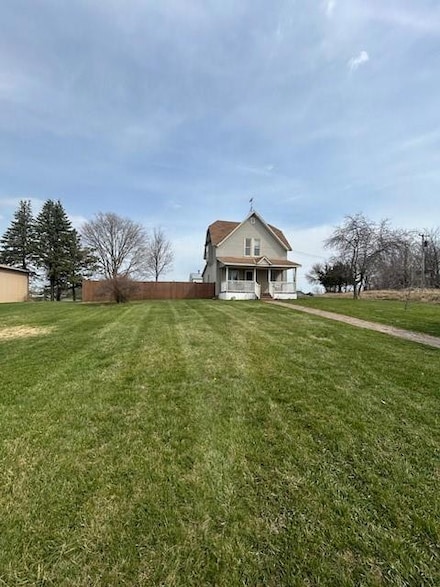 514 Center St, Garwin, IA 50632