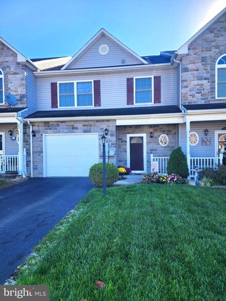 448 Frick Ave, Waynesboro, PA 17268