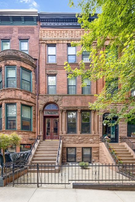 394 4th St, Brooklyn, NY 11215