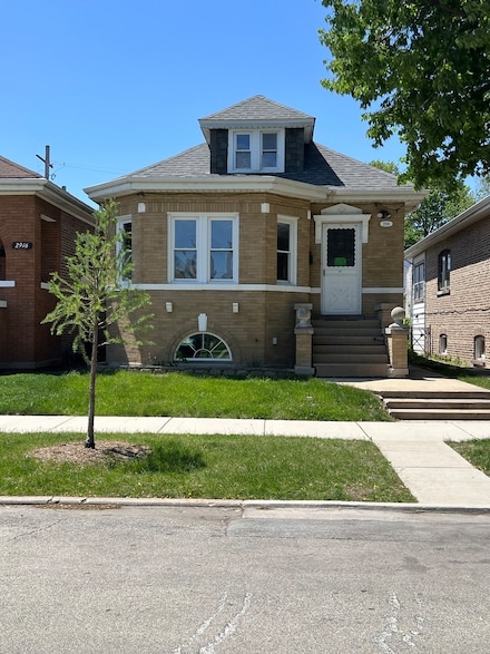 2918 N Lowell Ave, Chicago, IL 60641