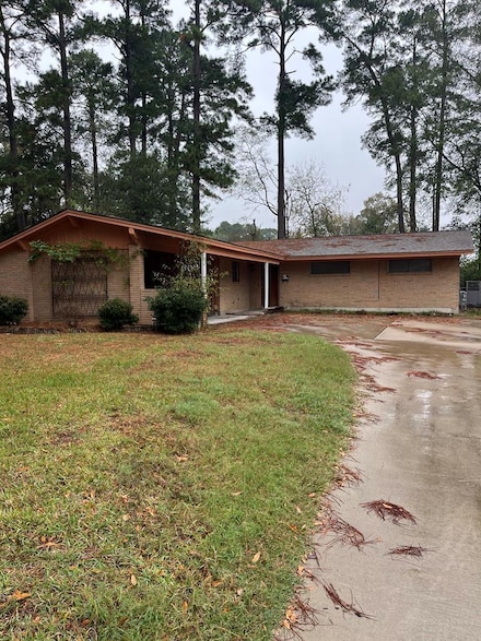 609 Willow Bend Dr, Lufkin, TX 75901
