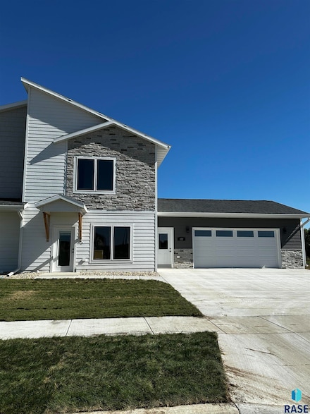 222 Ivy Ln Ln, Crooks, SD 57020