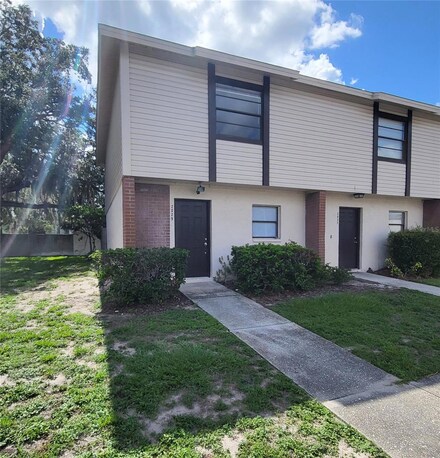 2029 Pine Chace Ct, Tampa, FL 33613