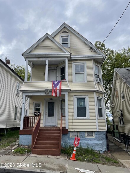 8 Daggett Terrace, Schenectady, NY 12307