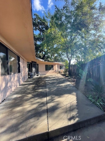 1445 Edgecliff Ln, Pasadena, CA 91107