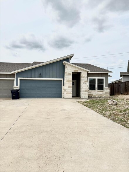 108 Everett Ct Unit B, Jarrell, TX 76537
