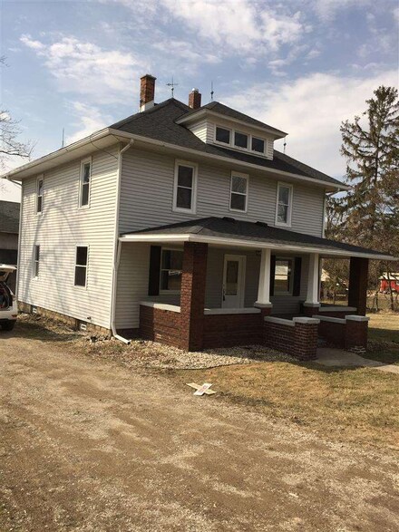 65449 County Road 3, Wakarusa, IN 46573