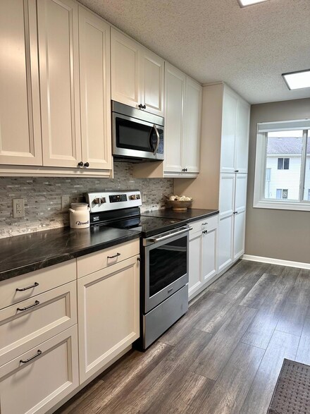 6268 Magda Dr Unit A, Maple Grove, MN 55369