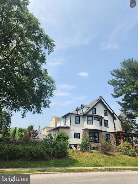 101 Grandview Rd, Ardmore, PA 19003