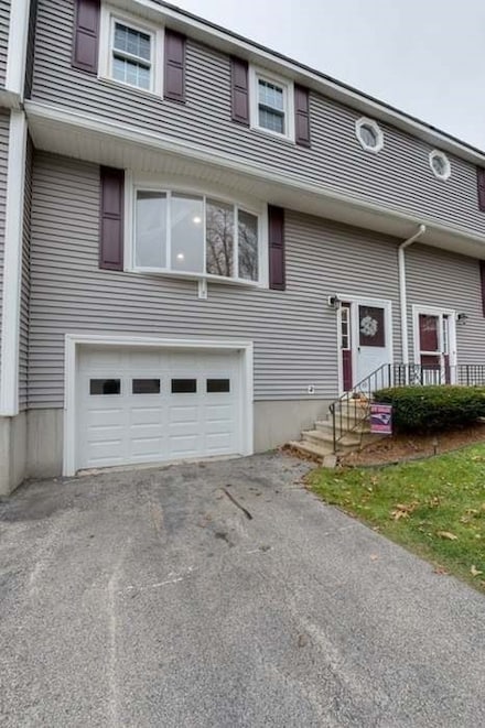 2 Village Green Unit 1, Millbury, MA 01527