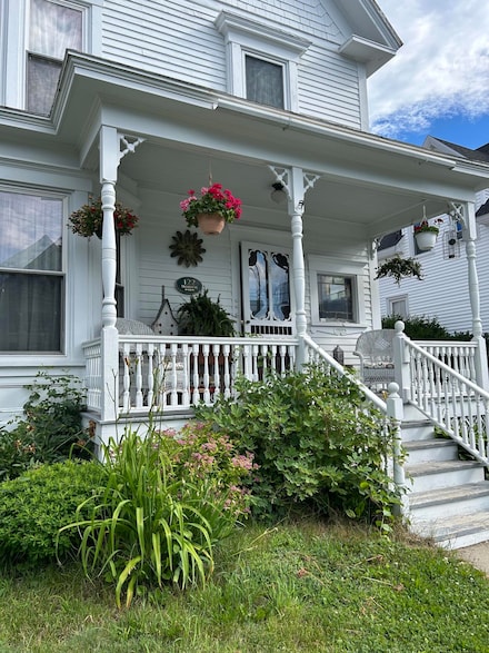 122 Middle St, Farmington, ME 04938