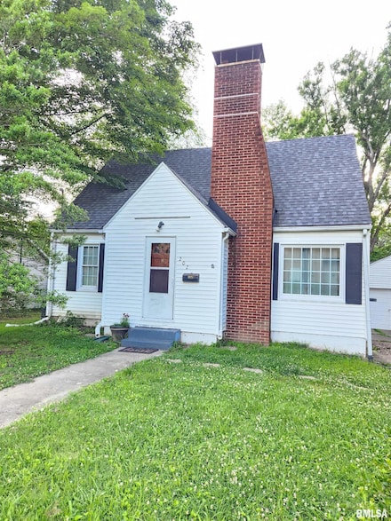 202 N Oakland Ave, Carbondale, IL 62901