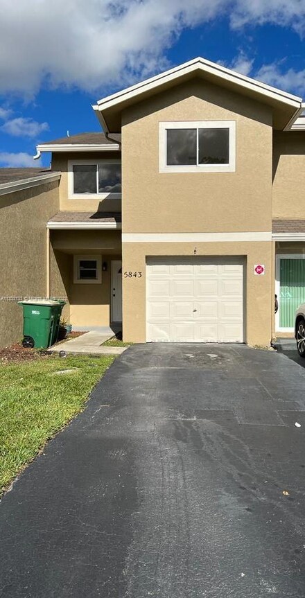 5843 Woodlands Blvd, Tamarac, FL 33319