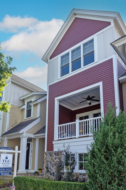 33 Parkview St, South Weymouth, MA 02190