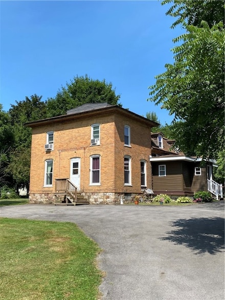 4104 Dix St, Clyde, NY 14433