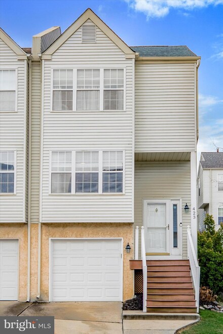 423 Pleasant Valley Dr, Conshohocken, PA 19428