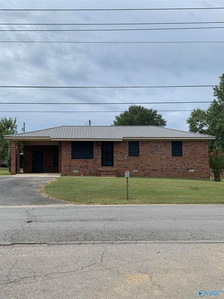 206 10th Ave NW, Red Bay, AL 35582