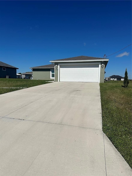 7003 Burma Cir, Labelle, FL 33935