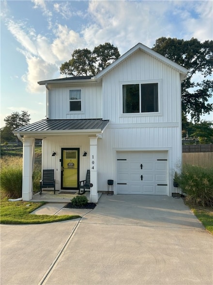 104 W North 3rd St, Seneca, SC 29678