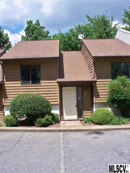 1420 11th Street Dr NW Unit 8, Hickory, NC 28601